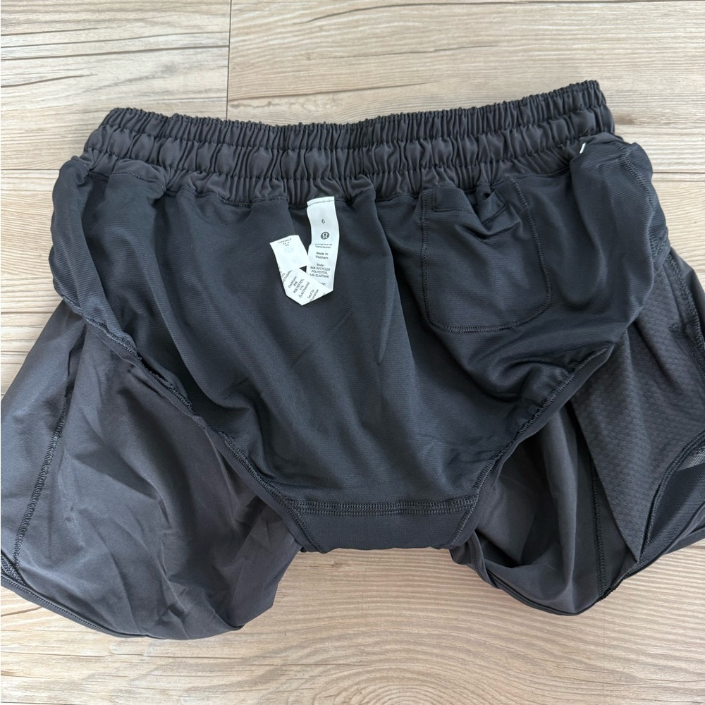 NWT Lululemon Hotty Hot Low Rise Short 4” Lined Size 6 Black LW7ARLT NEW Running - Picture 13 of 14
